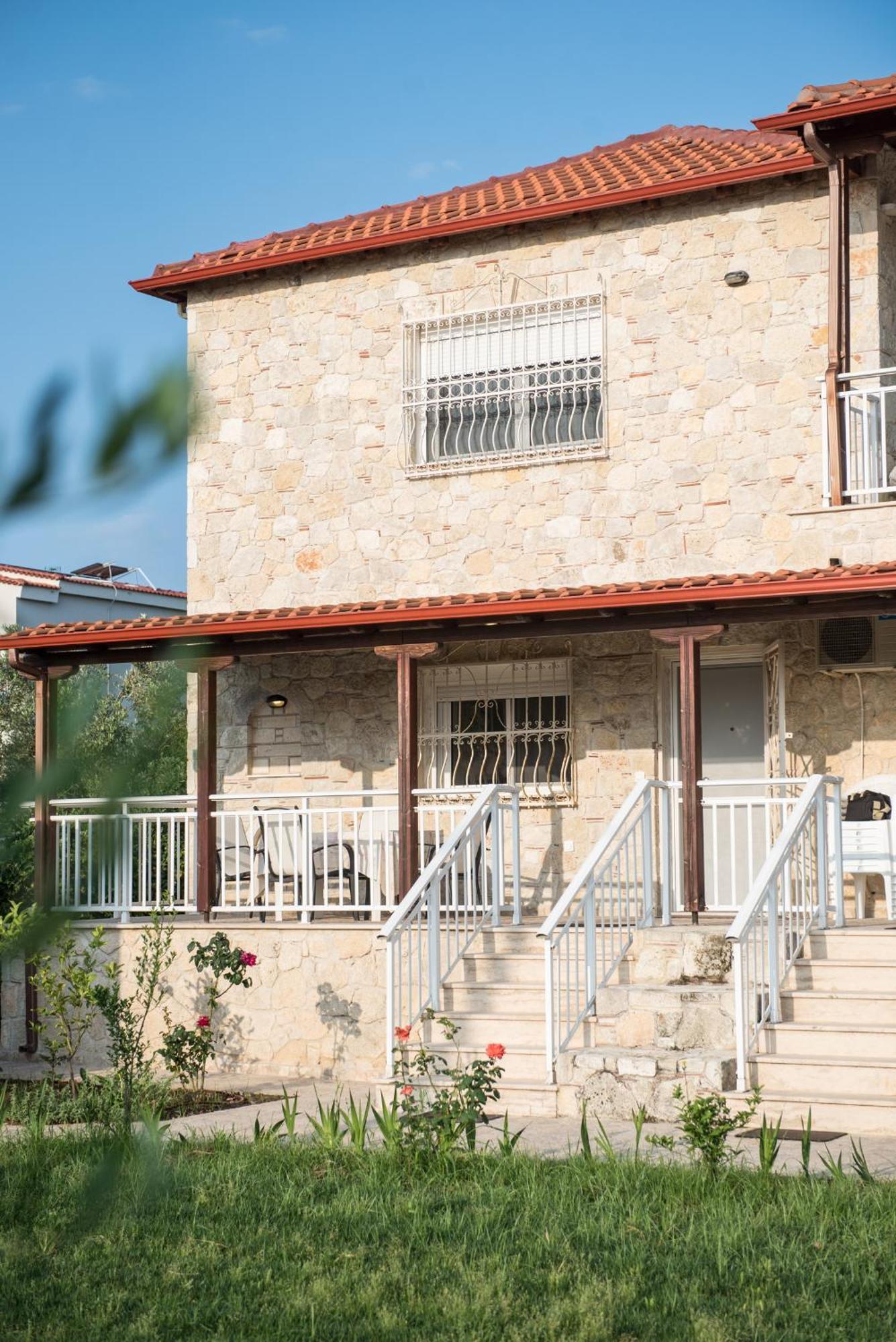 Apartments In A Villa By The Beautiful Sea Bay Nea Poteidaia Buitenkant foto